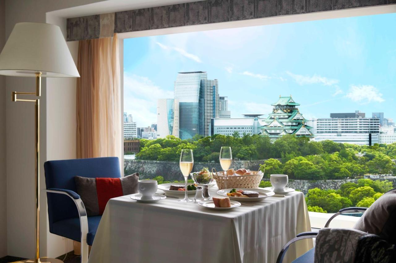 Hotel New Otani Osaka Dış mekan fotoğraf A view of the Tokyo skyline from a suite at the hotel
