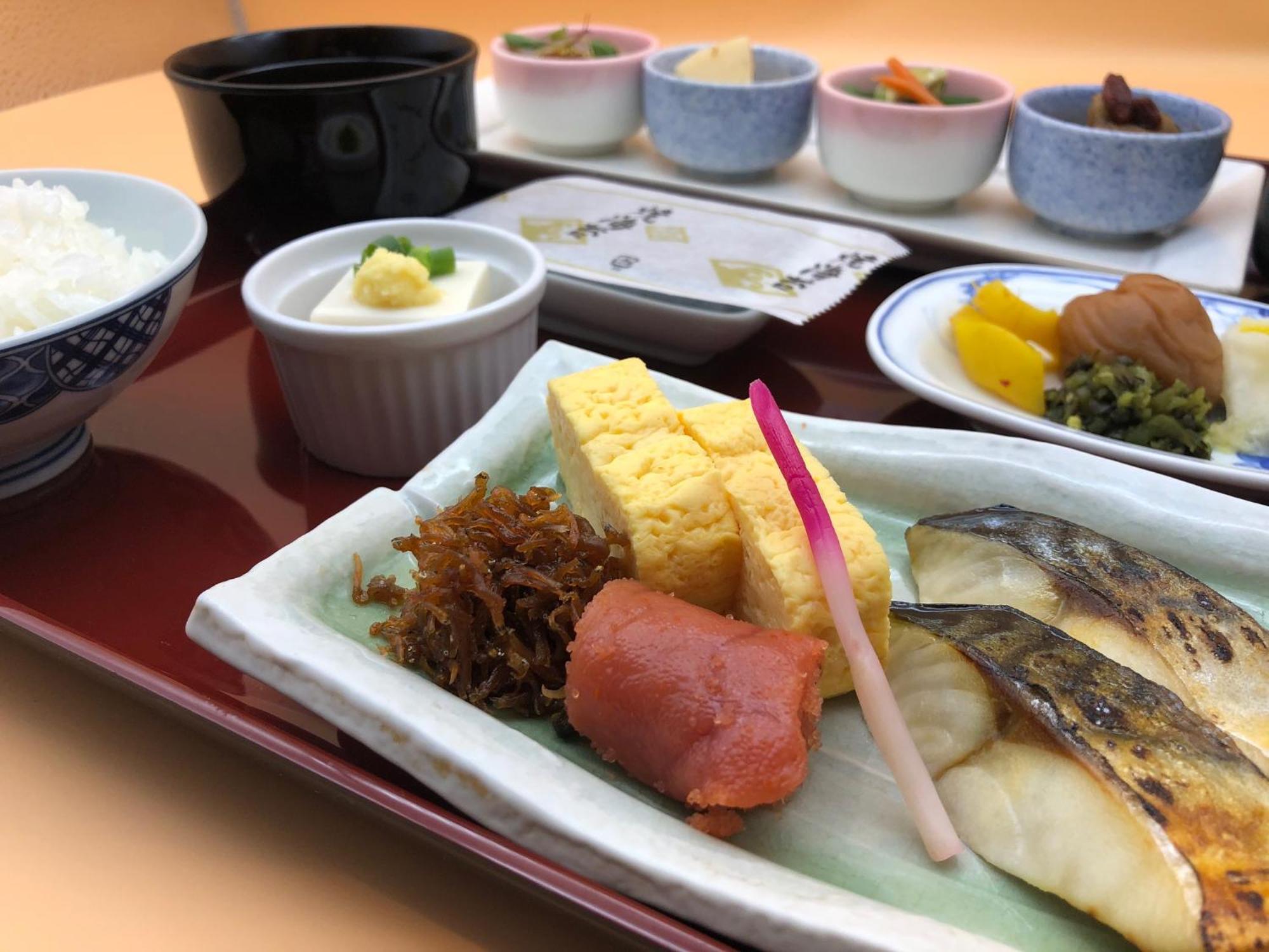 Hotel New Otani Osaka Dış mekan fotoğraf A Japanese breakfast