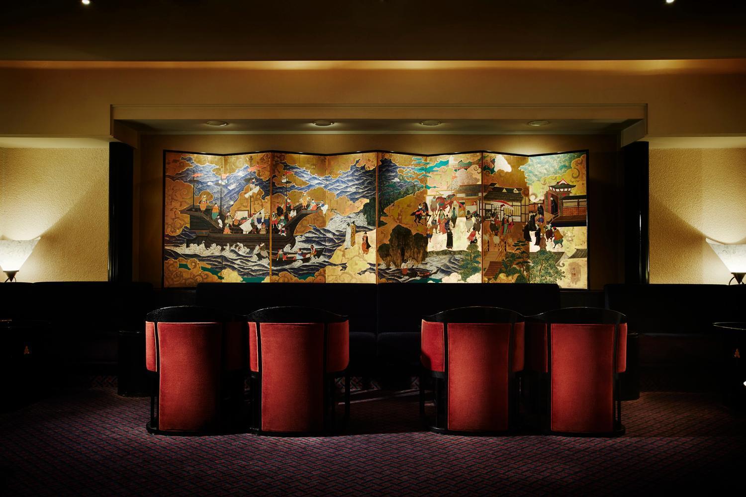 Hotel New Otani Osaka Dış mekan fotoğraf The bar at the Ritz