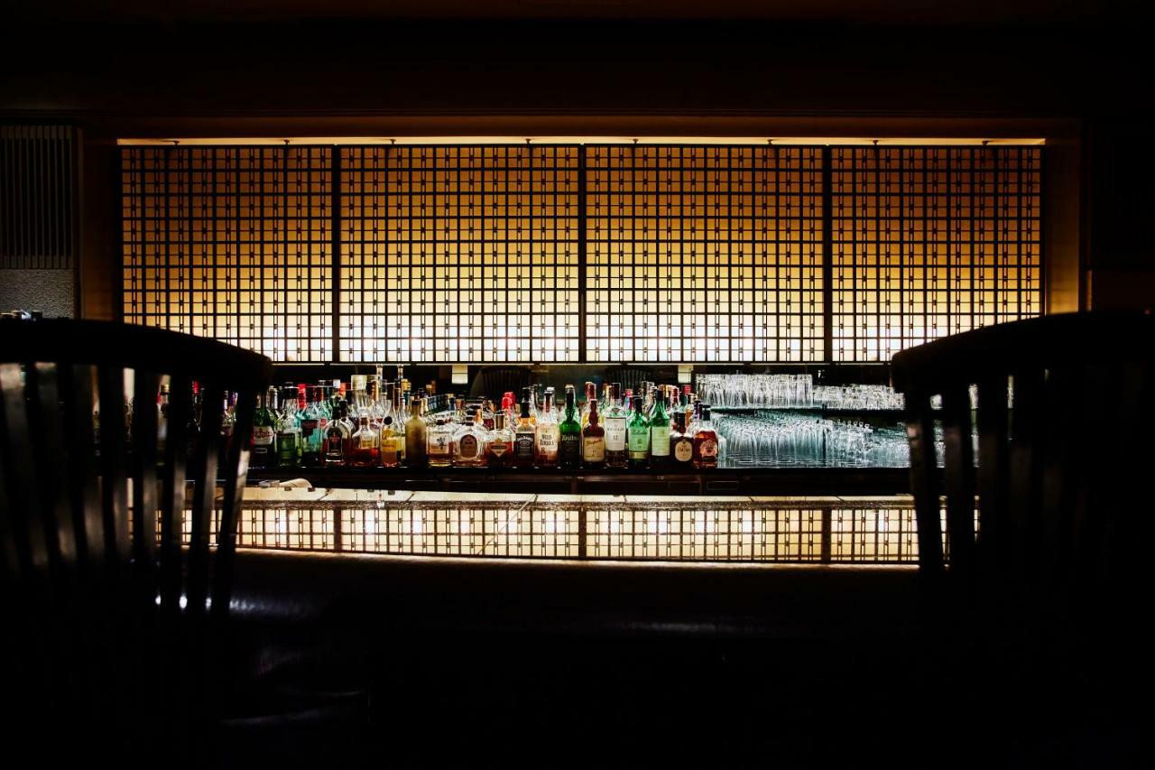 Hotel New Otani Osaka Dış mekan fotoğraf The bar at the Tokyo Edition